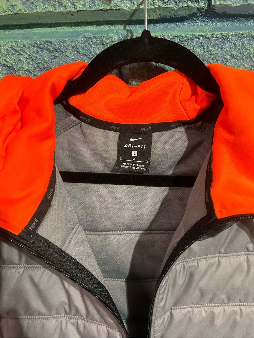 Nike men’s large Gray Quilted Hooded puffer Vest full zip